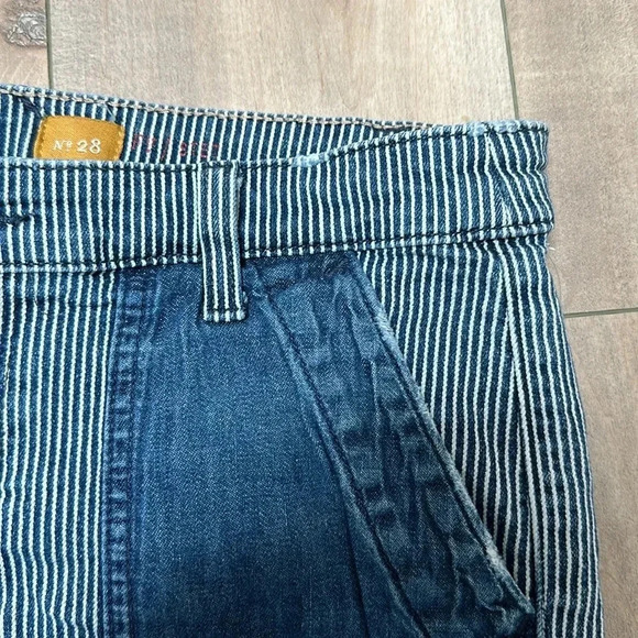 ANTHROPOLOGIE Pilcro and the Letterpress Railroad Striped Denim Shorts Sz 28 - Picture 5 of 8